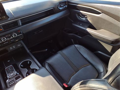 Used 2025 Honda Pilot EX-L image 15