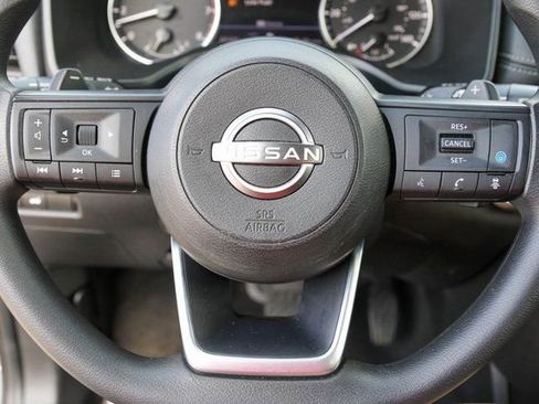 Used 2024 Nissan Rogue SV image 25