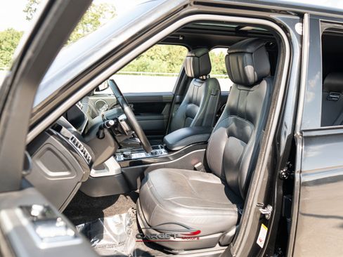 Used 2020 Land Rover Range Rover HSE image 16