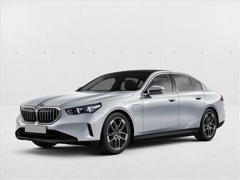 New 2027 BMW 550e xDrive AWD/4WD image 1