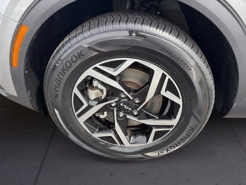 Certified 2023 Kia Sportage LX image 9