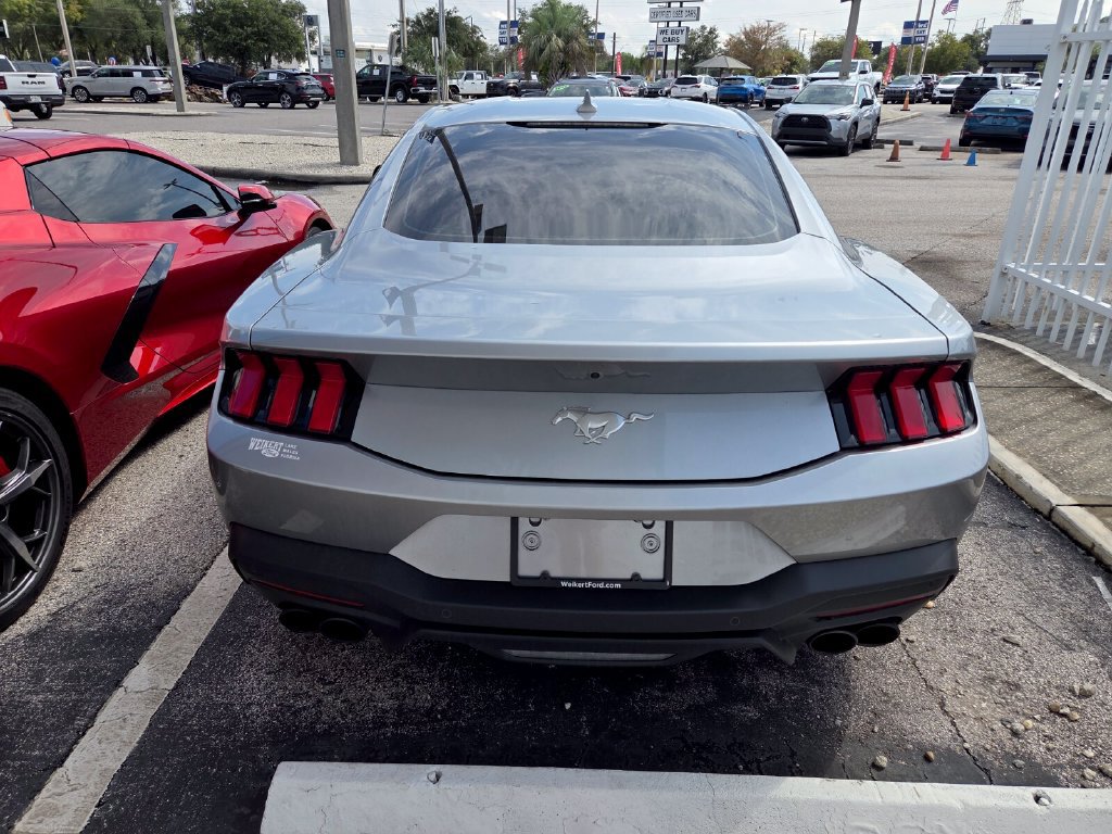 Used 2026 Ford Mustang Coupe RWD image 6