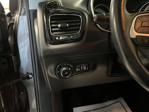 Used 2019 Jeep Compass Limited image 25