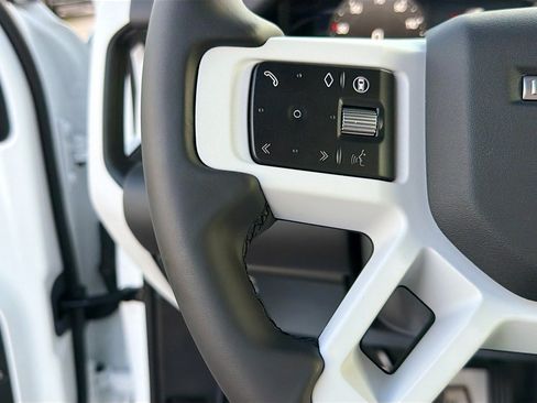 New 2026 Land Rover Defender 110 X-Dynamic SE AWD/4WD image 36