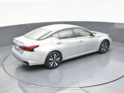 Used 2022 Nissan Altima 2.5 SV FWD image 59