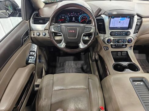 Used 2017 GMC Yukon SLT w/ Open Road Package AWD/4WD image 4
