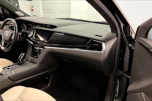 Used 2024 Cadillac XT6 Sport w/ Technology Package AWD/4WD image 19