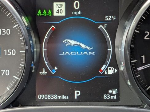 Used 2019 Jaguar F-PACE Prestige image 8