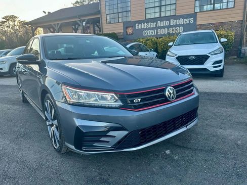 Used 2018 Volkswagen Passat GT image 1