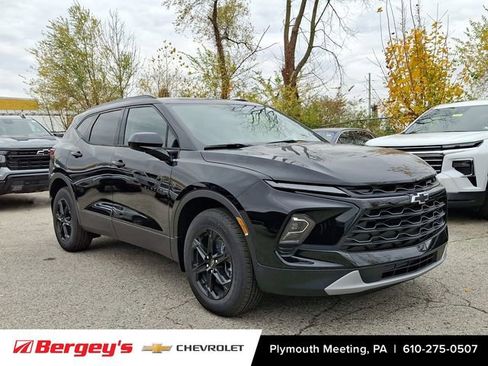 New 2025 Chevrolet Blazer LT w/ Midnight/Sport Edition image 2
