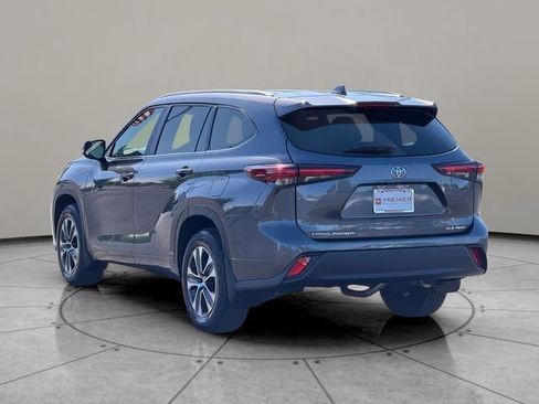 Certified 2024 Toyota Highlander XLE AWD/4WD image 4