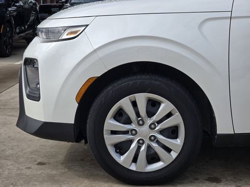 Used 2020 Kia Soul LX FWD image 14