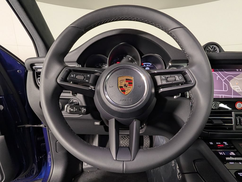 Certified 2026 Porsche Macan AWD/4WD image 37