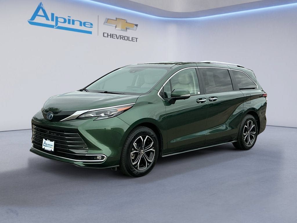Used 2025 Toyota Sienna Platinum AWD/4WD image 1