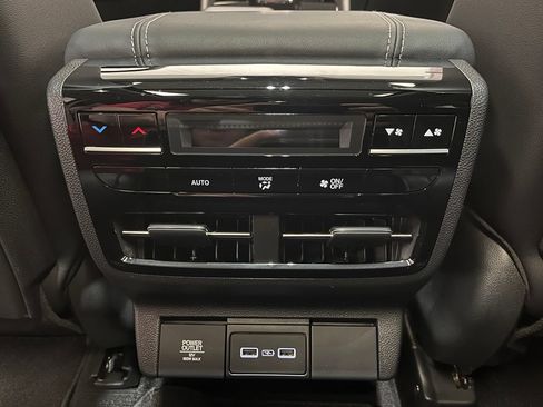 Certified 2024 Acura MDX SH-AWD w/ Technology Package image 16