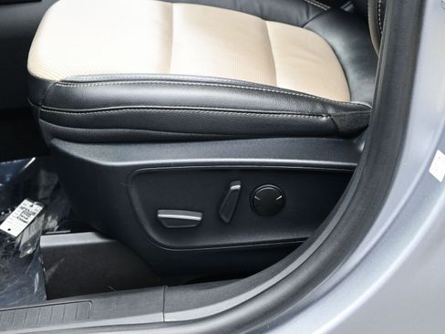 Used 2022 Ford Escape Titanium w/ Titanium Elite Package image 12