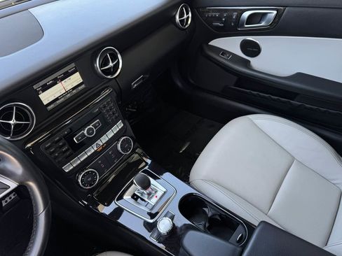 Used 2016 Mercedes-Benz SLK 300 w/ Premium 1 Package image 17