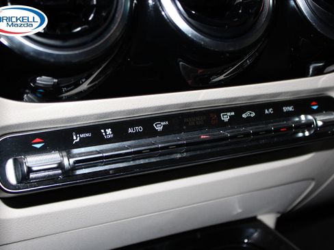 Used 2021 Mercedes-Benz GLA 250 image 24
