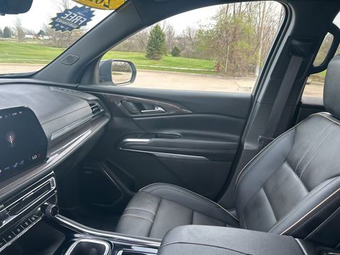 Used 2025 Chevrolet Traverse High Country image 31
