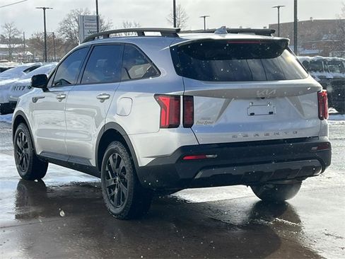 Used 2022 Kia Sorento S w/ Panoramic Sunroof Package image 13
