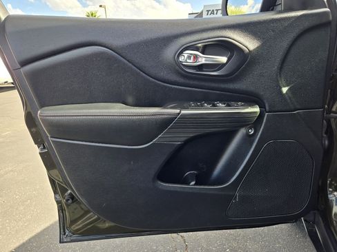 Used 2017 Jeep Cherokee 75th Anniversary image 11