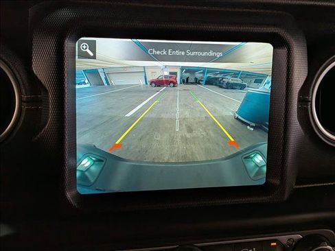 Used 2020 Jeep Gladiator Overland w/ Dual Top Group AWD/4WD image 17