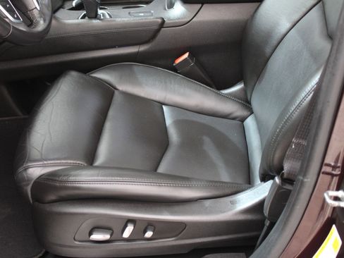 Used 2018 Cadillac XT5 Luxury w/ Driver Awareness Package image 19