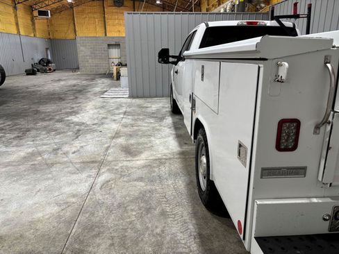 Used 2019 Ford F350 XL w/ Power Equipment Group RWD image 9