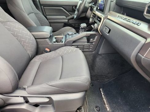 Certified 2025 Toyota Tacoma SR5 AWD/4WD image 15