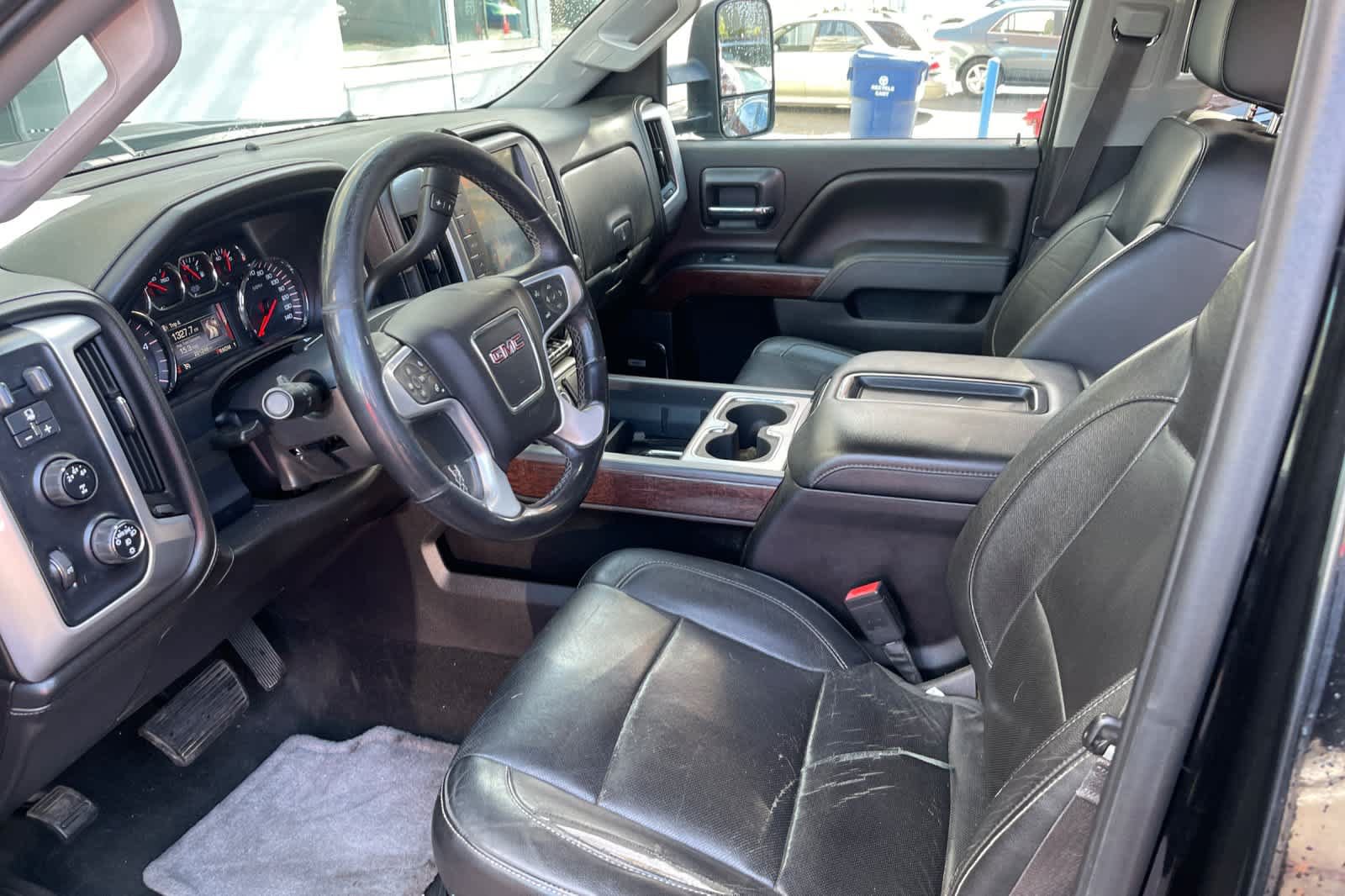 Used 2015 GMC Sierra 2500 SLT w/ Duramax Plus Package AWD/4WD image 9