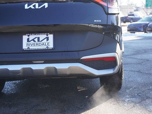 Used 2023 Kia Sportage EX image 17