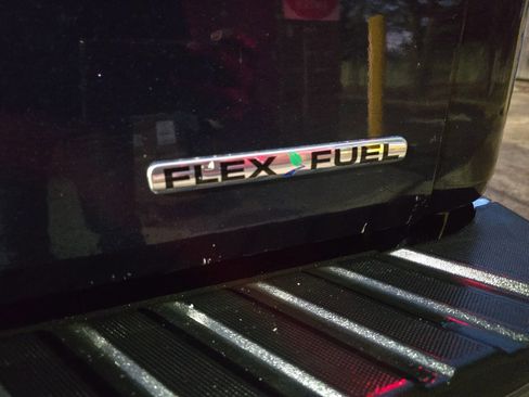 Used 2013 Ford F150 XLT w/ Mid Equipment Group image 19