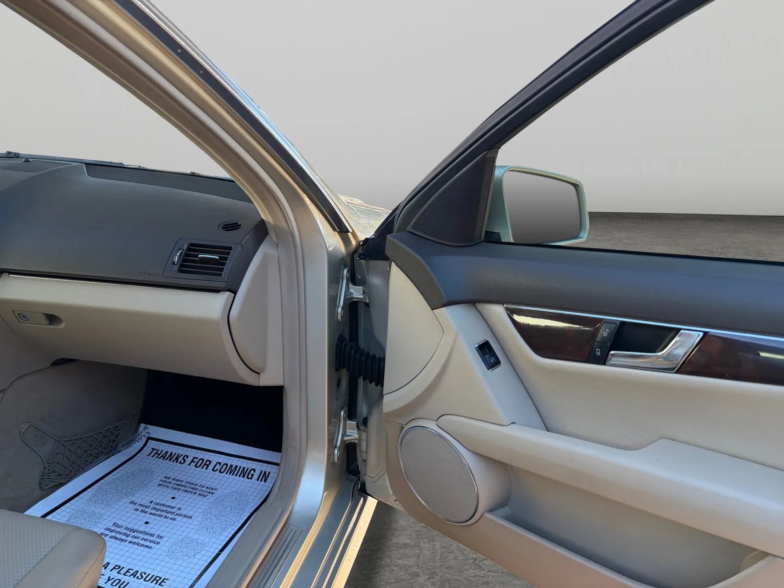 Used 2010 Mercedes-Benz C 300 Sedan image 19