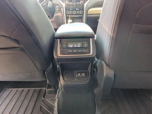 Used 2019 Subaru Ascent Premium AWD/4WD image 14