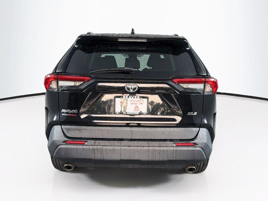 Used 2021 Toyota RAV4 XLE Premium FWD image 8