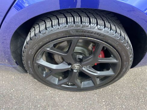 Used 2020 Alfa Romeo Giulia AWD w/ Nero Edizione image 10