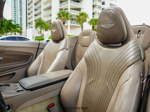 Used 2019 Aston Martin DB11 Volante image 33