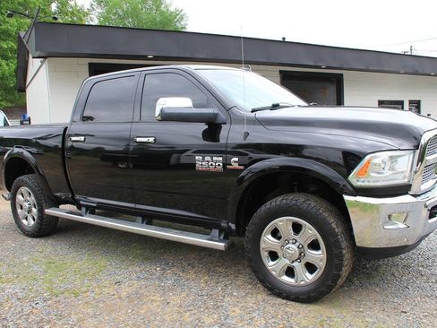 Used 2015 RAM 2500 Laramie w/ Protection Group AWD/4WD image 10