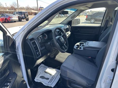 Used 2015 RAM 1500 ST w/ SXT Appearance Group image 13