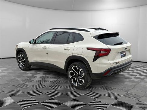 New 2026 Chevrolet Trax RS w/ Sunroof Package image 5