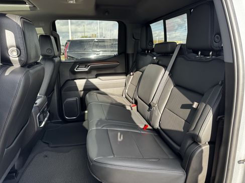 Used 2025 GMC Sierra 1500 Denali w/ Denali Reserve Package AWD/4WD image 30