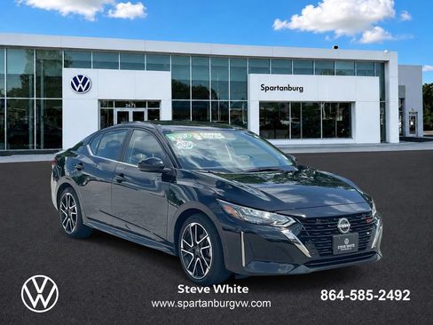 Used 2025 Nissan Sentra SR FWD image 1