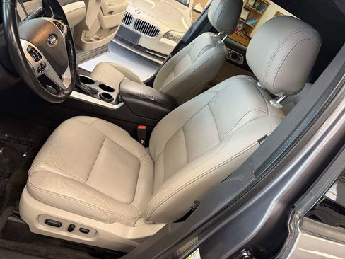 Used 2013 Ford Explorer XLT image 18