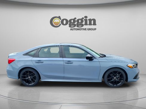 Used 2023 Honda Civic Sport image 6