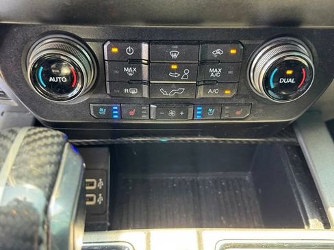 Used 2019 Ford F150 Raptor w/ Equipment Group 802A Luxury AWD/4WD image 17