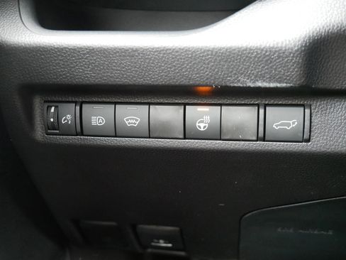 Used 2025 Toyota RAV4 XLE Premium image 9