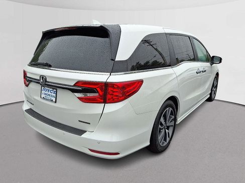 Used 2023 Honda Odyssey Touring image 10