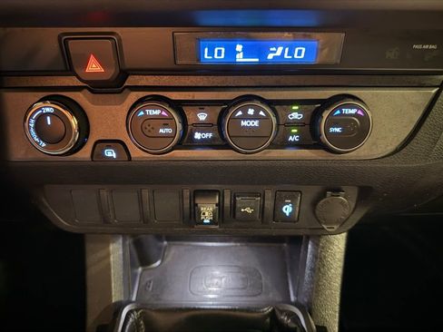 Used 2021 Toyota Tacoma TRD Sport image 23