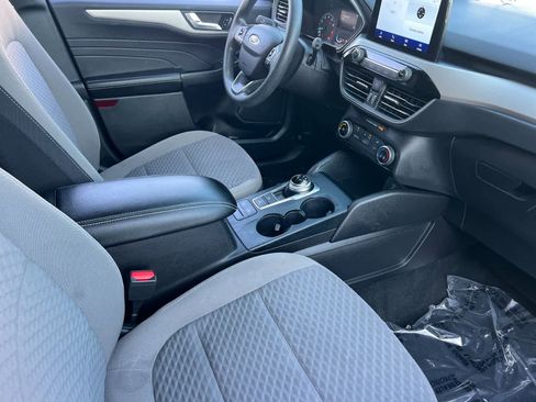 Used 2021 Ford Escape SE image 16