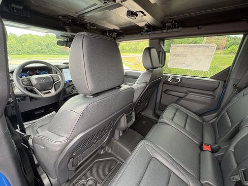 New 2026 Ford Bronco Badlands AWD/4WD image 18